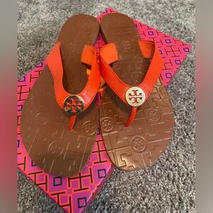 TORY BURCH THORA SANDALS IN ORANGE SIZE 10